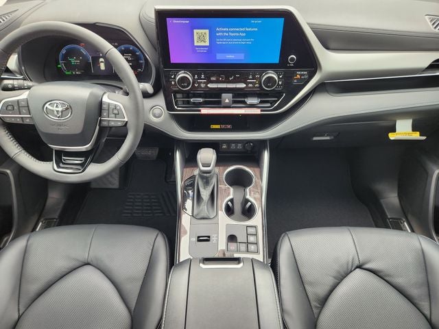 2026 Toyota Highlander Hybrid Platinum