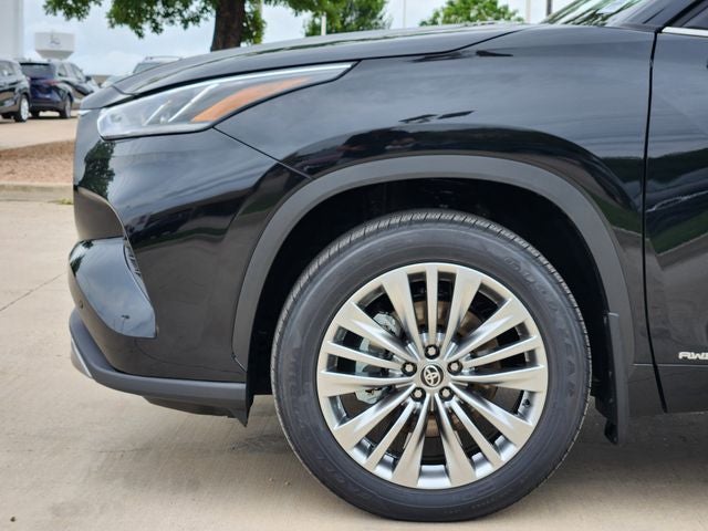 2026 Toyota Highlander Hybrid Platinum