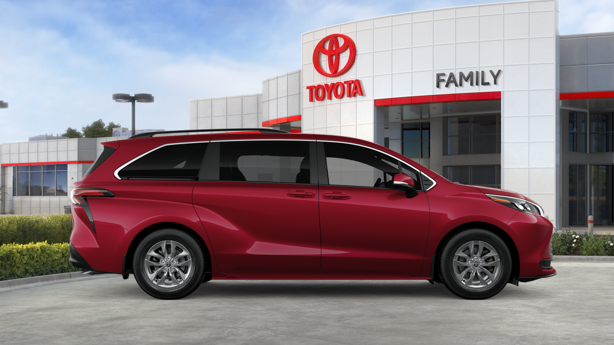 2026 Toyota Sienna LE