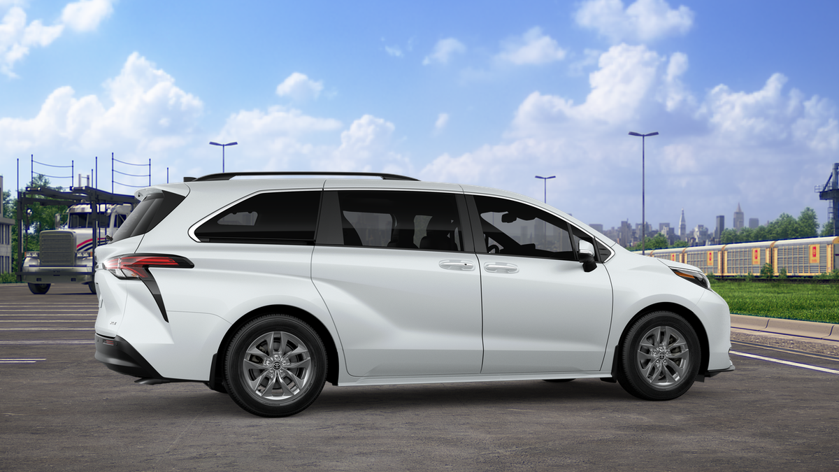 2026 Toyota Sienna XLE