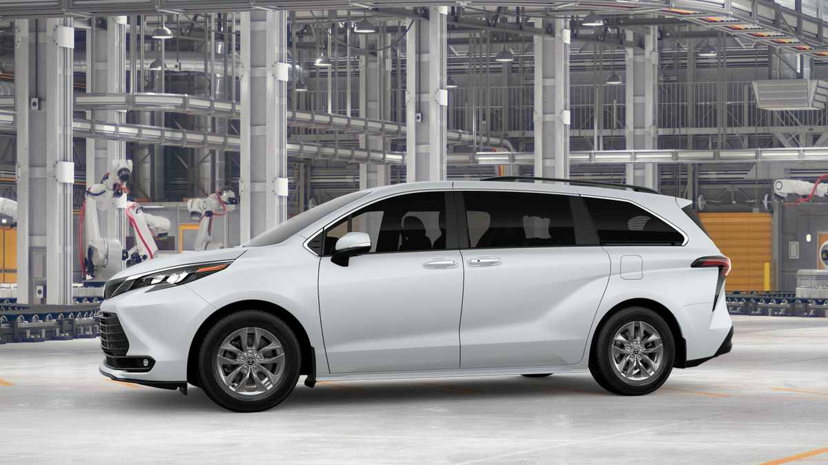 2026 Toyota Sienna XLE