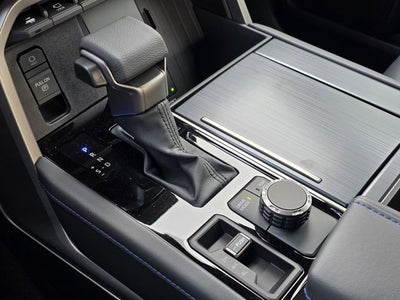 2026 Toyota Tundra i-FORCE MAX Tundra Platinum