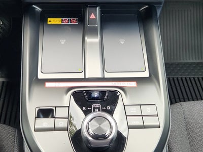 2027 Toyota C-HR SE