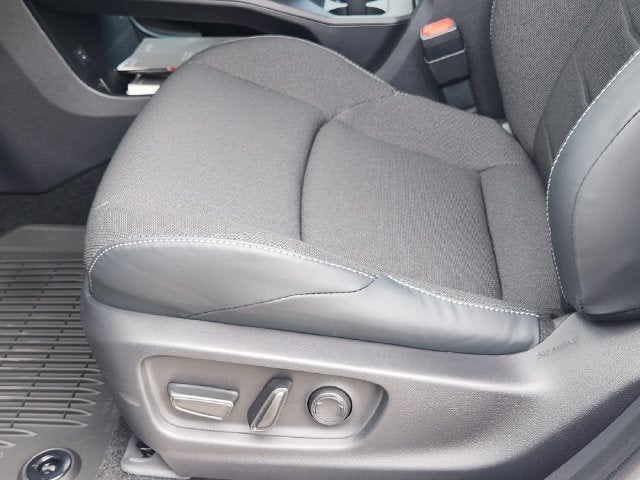 2027 Toyota C-HR SE
